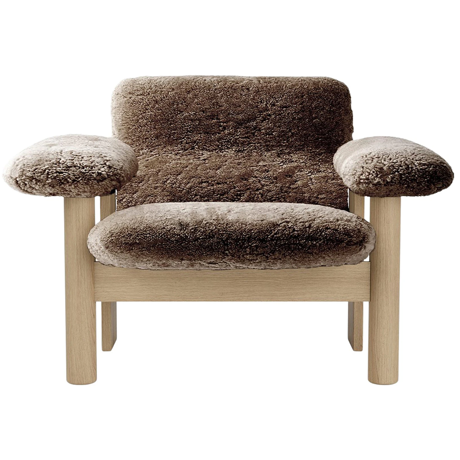 Audo Copenhagen Brasilia F&aring;t&ouml;lj L&aring;g Rygg Ek / Sheepskin Sahara - F&aring;t&ouml;ljer F&aring;rskinn Sahara - 71020-005689