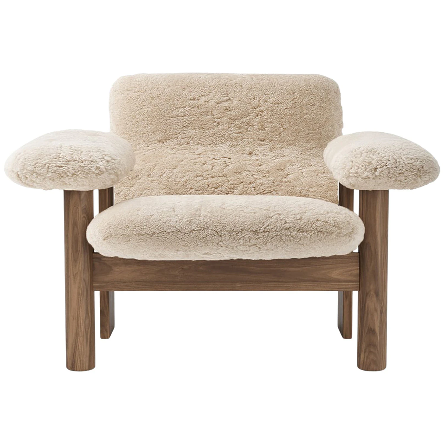 Audo Copenhagen Brasilia F&aring;t&ouml;lj L&aring;g Rygg Walnut / Sheepskin Nature - F&aring;t&ouml;ljer F&aring;rskinn Natur - 71020-005701