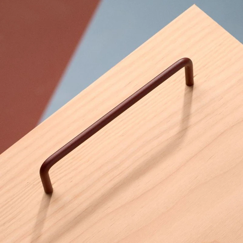 Thread Handtag, Reddish Brown