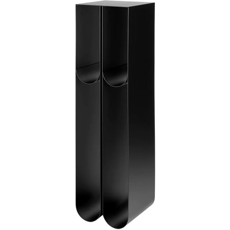 Curved Piedestal, Svart