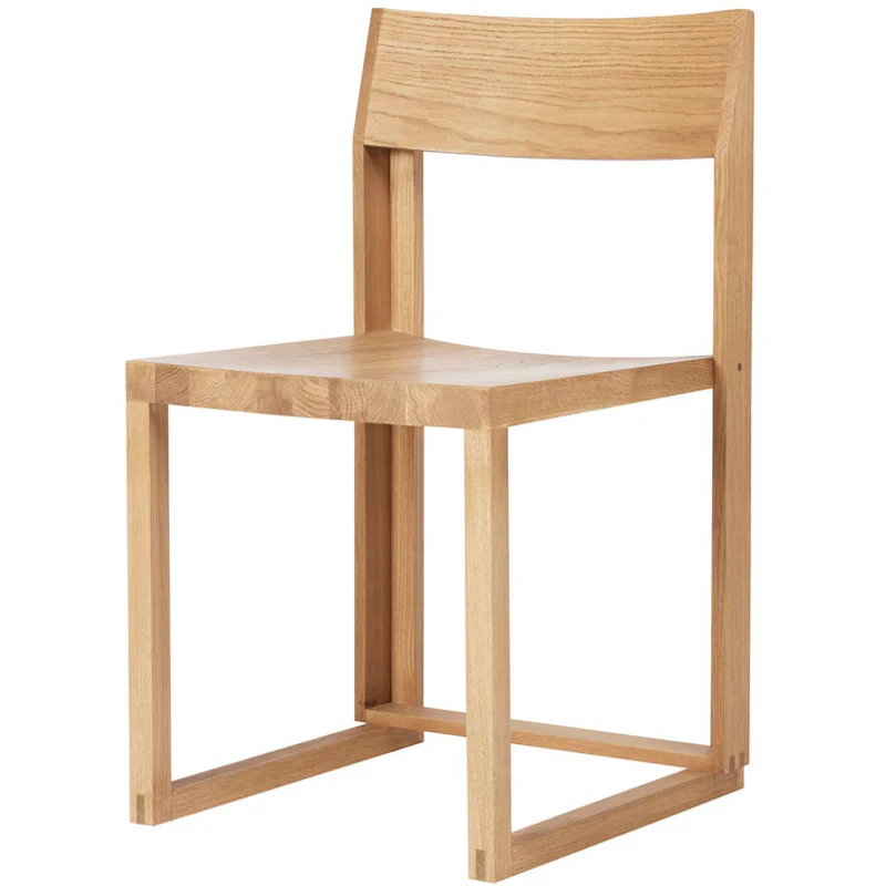 Outline Stol, Varmlackerad Ek / Valnöt