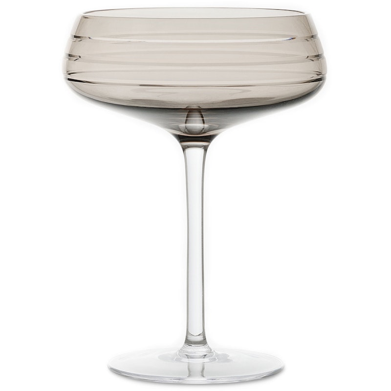 Triple Cut Champagnekupa, Rök