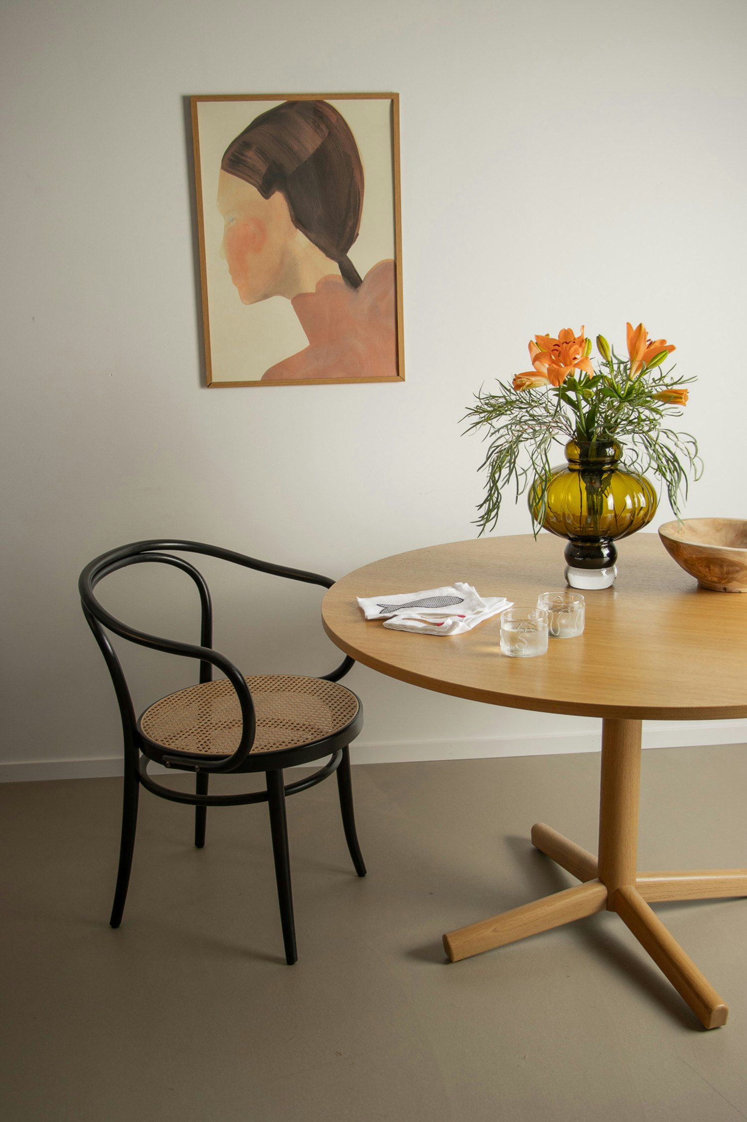 No 30 Karmstol Rotting, Svart från TON